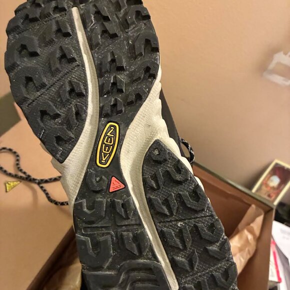 KEEN womens Nxis Evo Mid Height Waterproof Boots size 9 - Picture 11 of 12